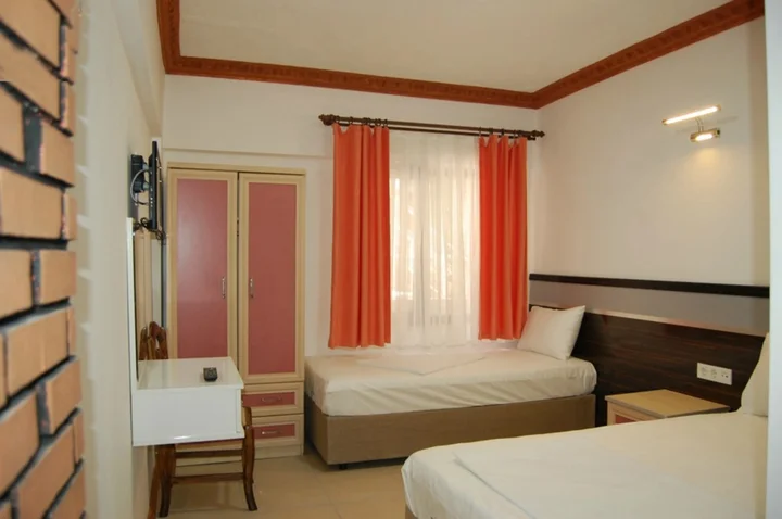 Бурхание: Oren Konak Otel