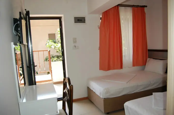 Бурхание: Oren Konak Otel