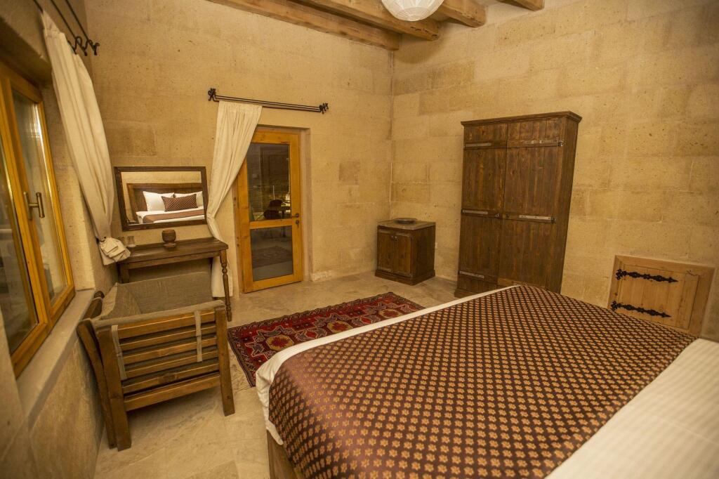 Учисар: Helike in Cappadocia