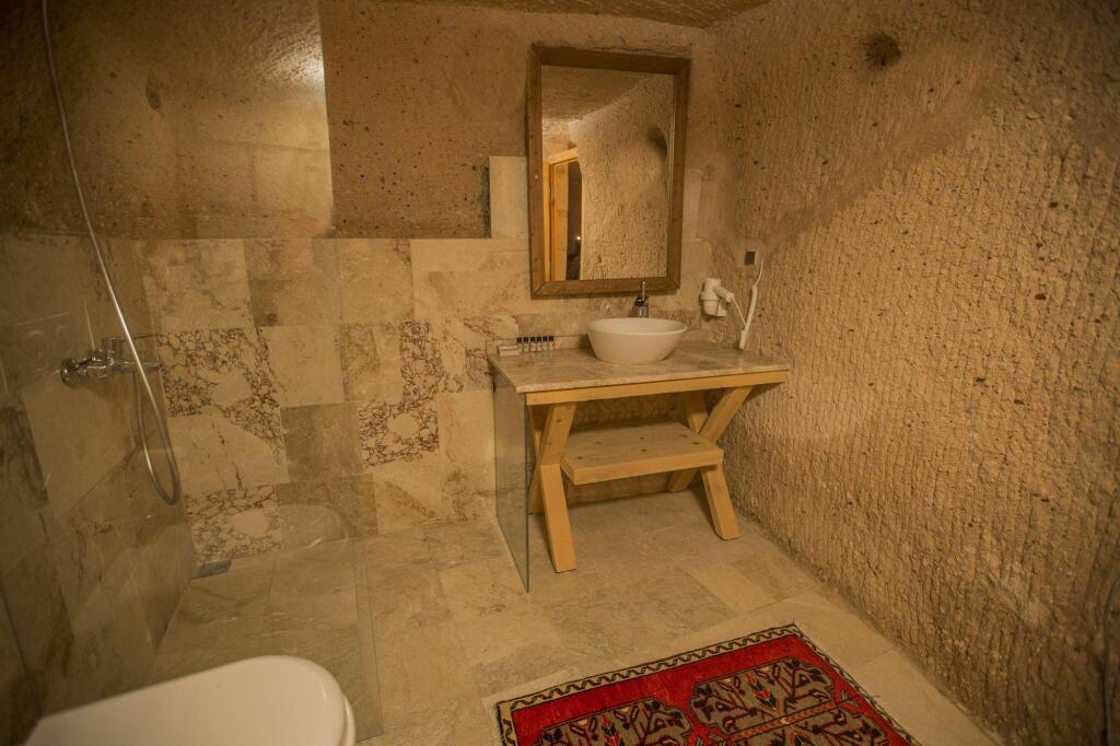 Учисар: Helike in Cappadocia