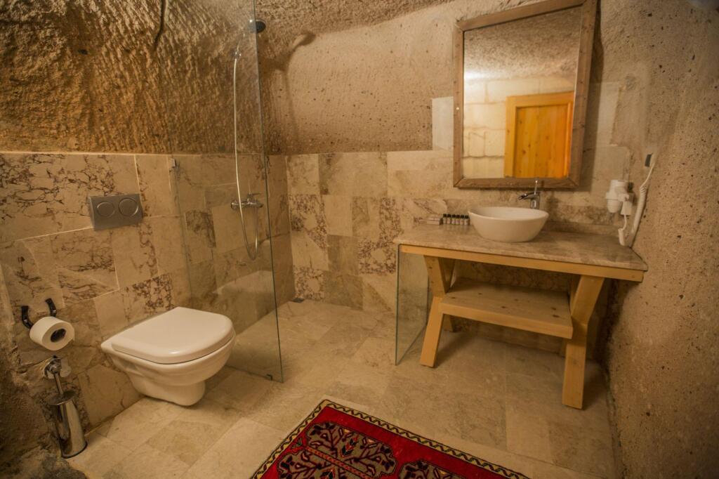 Учисар: Helike in Cappadocia