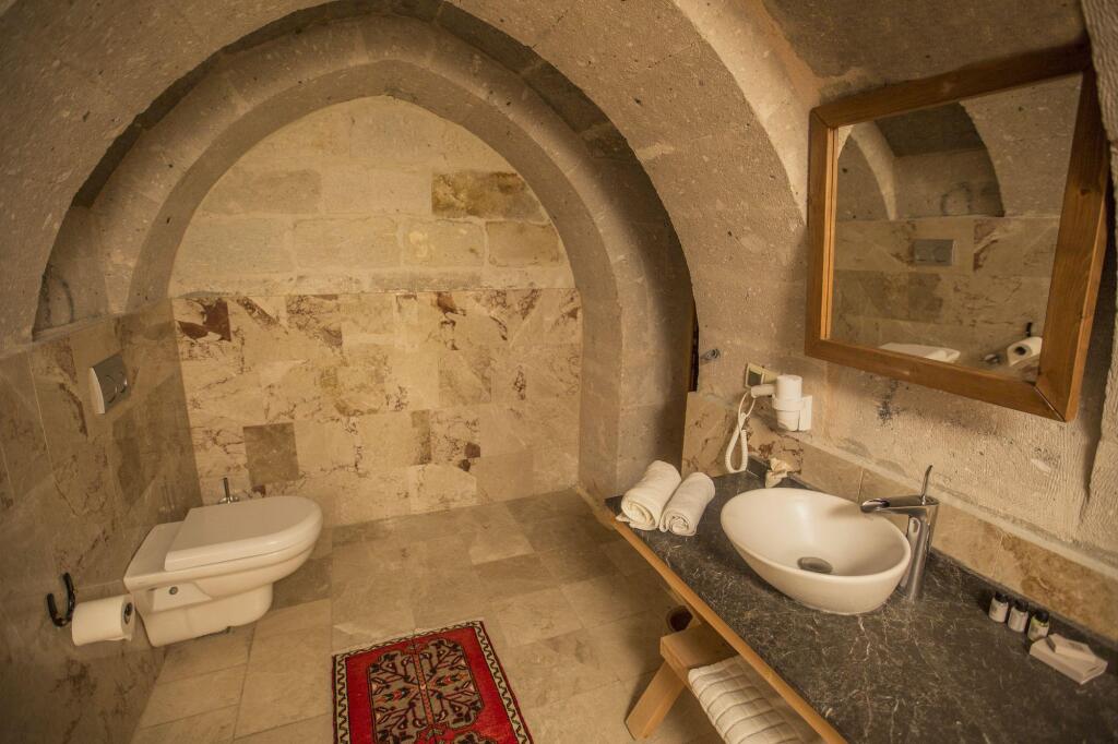 Учисар: Helike in Cappadocia