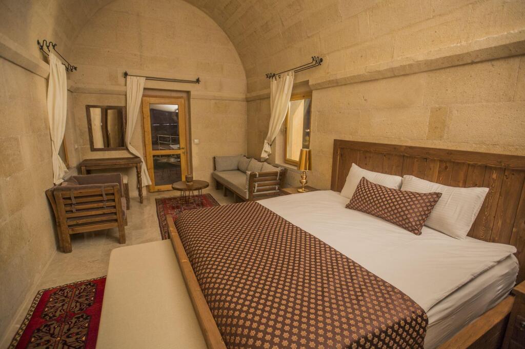 Учисар: Helike in Cappadocia