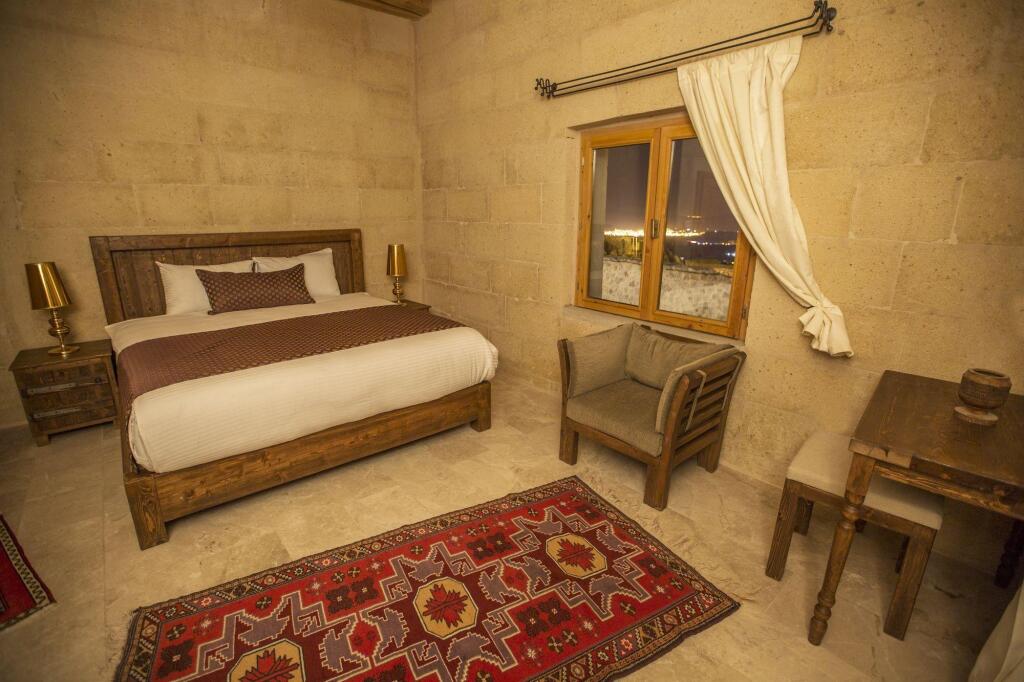 Учисар: Helike in Cappadocia