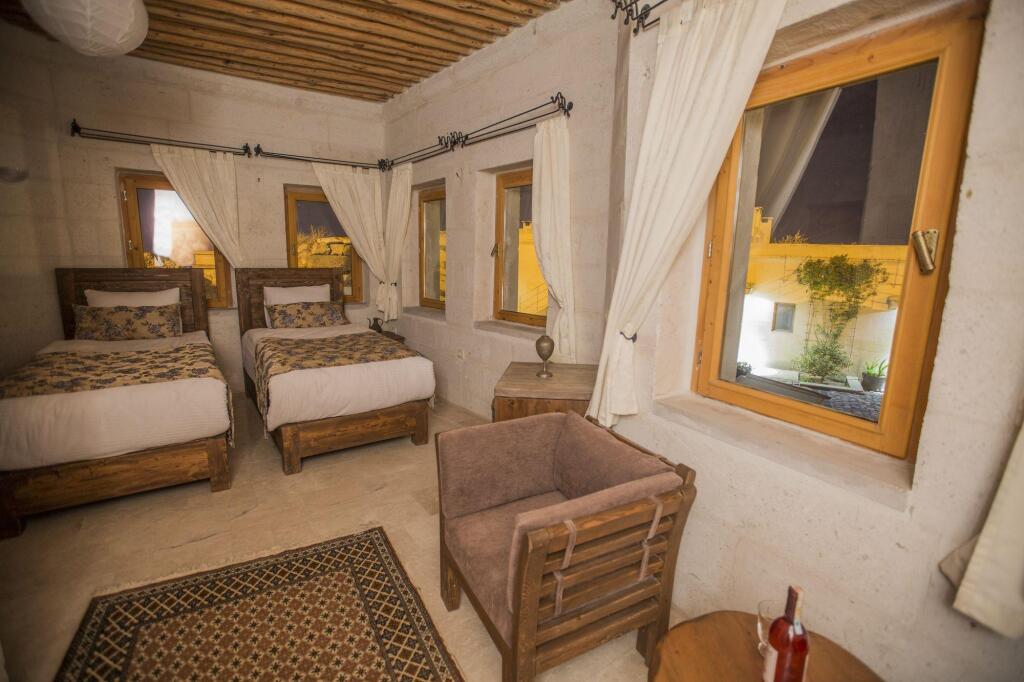 Учисар: Helike in Cappadocia
