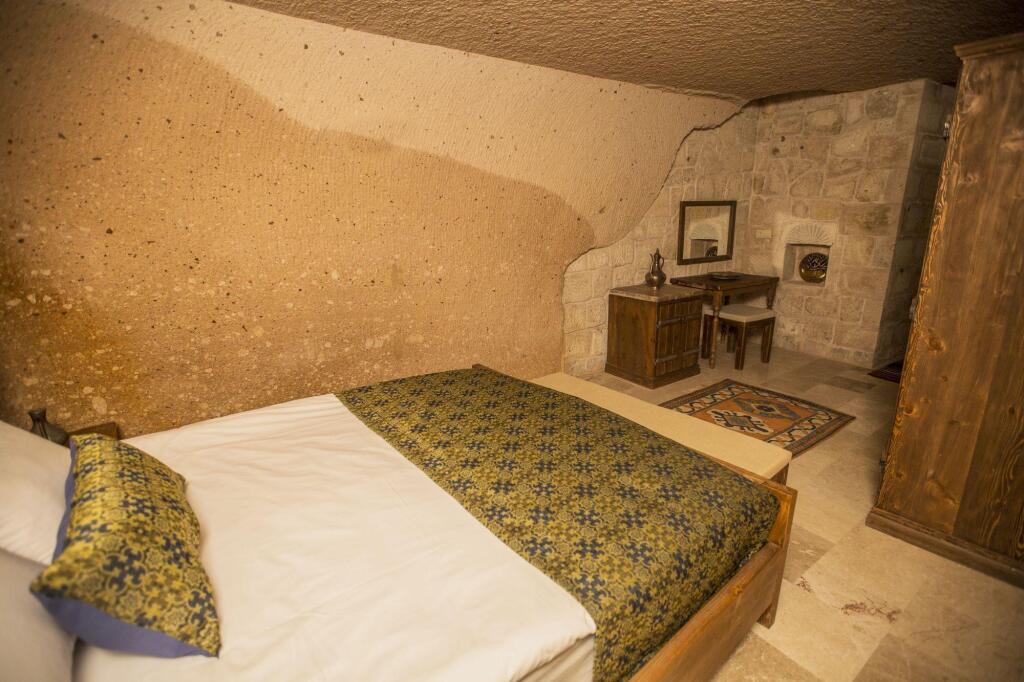 Учисар: Helike in Cappadocia