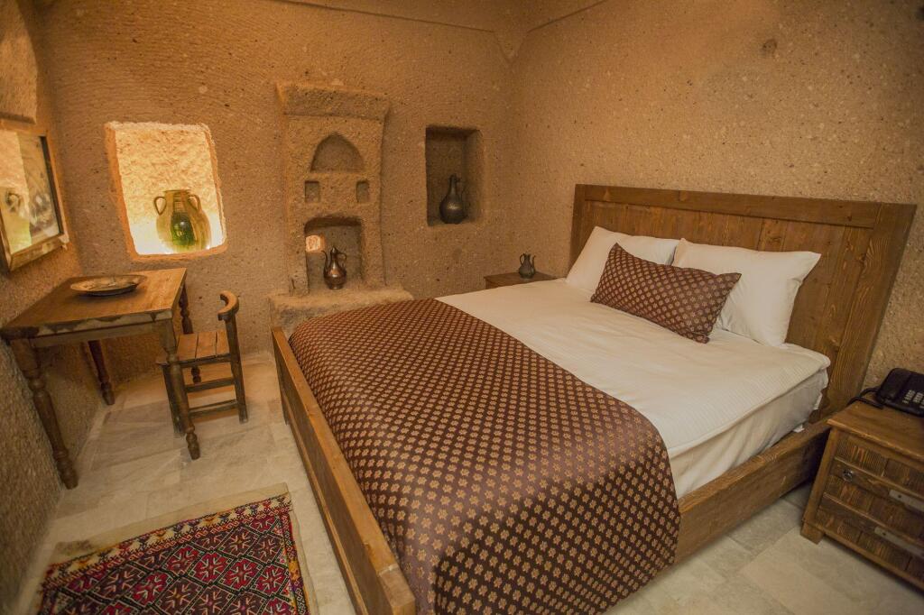 Учисар: Helike in Cappadocia