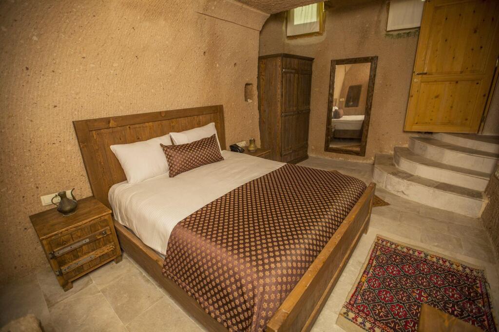 Учисар: Helike in Cappadocia