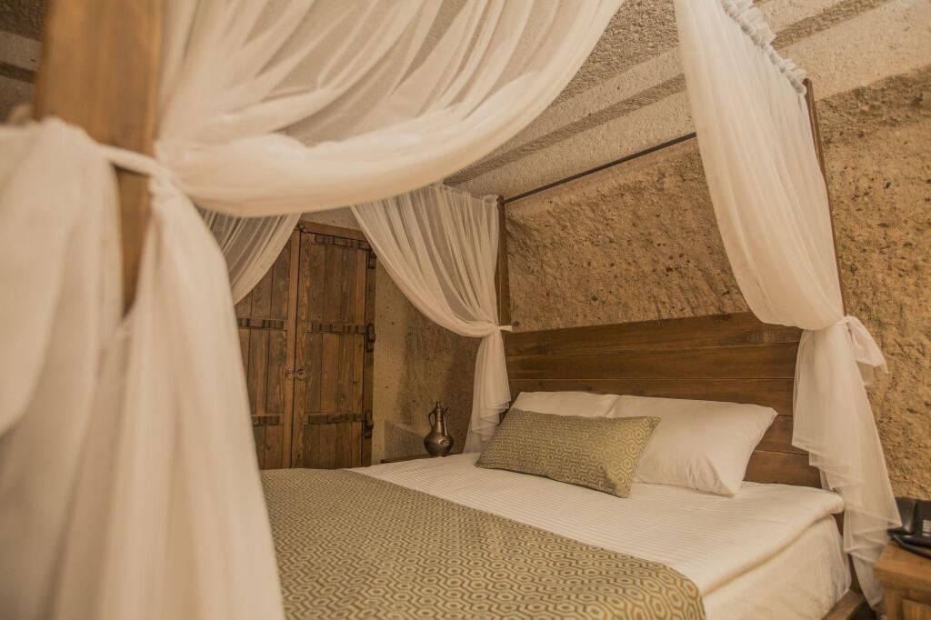 Учисар: Helike in Cappadocia
