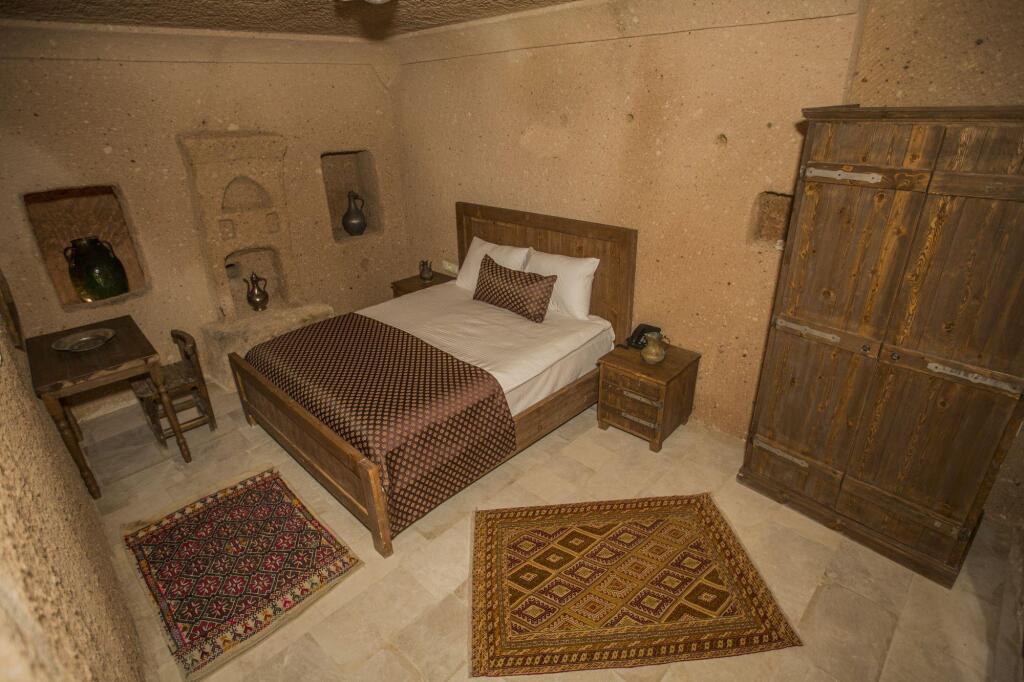 Учисар: Helike in Cappadocia
