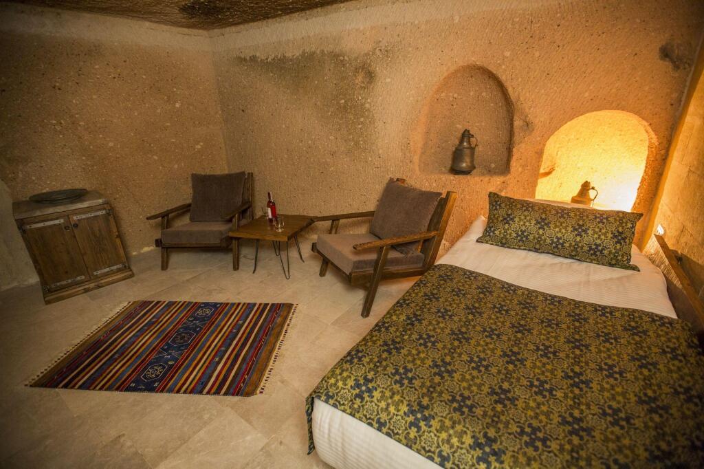 Учисар: Helike in Cappadocia