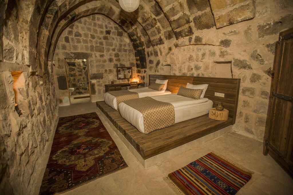 Учисар: Helike in Cappadocia