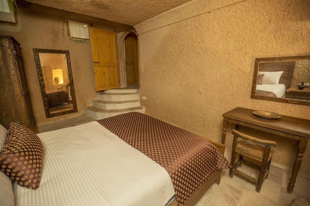 Учисар: Helike in Cappadocia