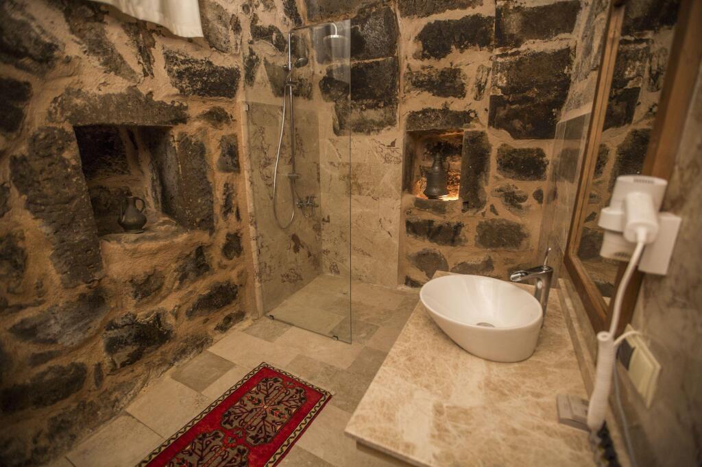 Учисар: Helike in Cappadocia