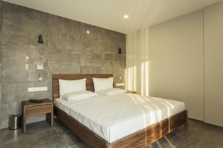 carousel image 0