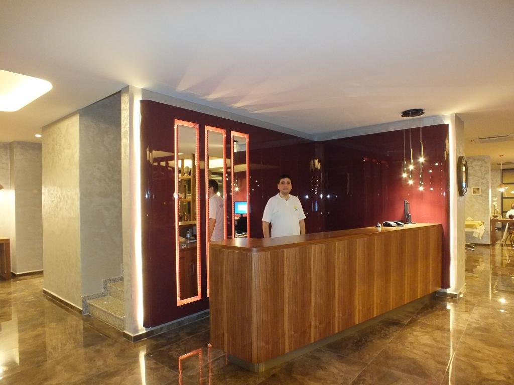 Мармарис: Candan City Beach Hotel