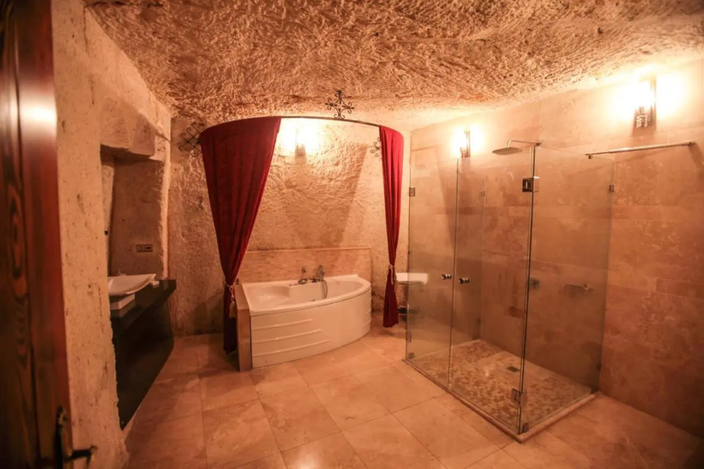 Ургуп: Roca Cappadocia