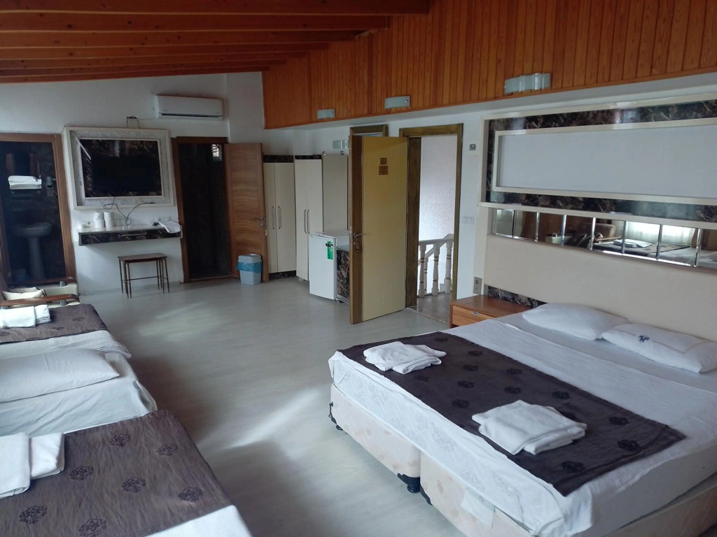 Анталья: Behram Hotel