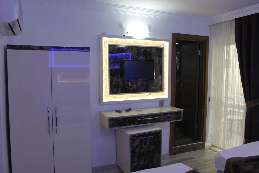 Анталья: Behram Hotel