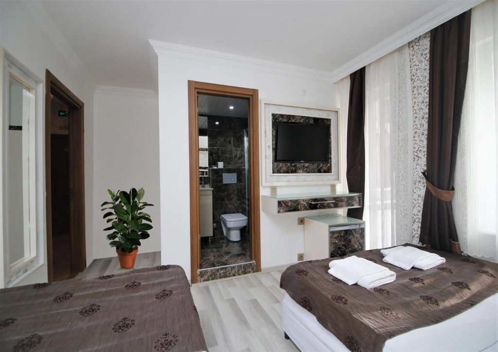Анталья: Behram Hotel
