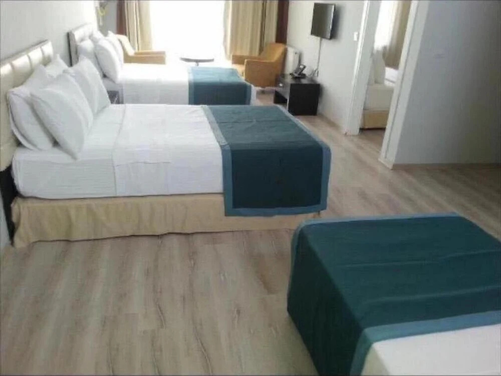 Ван: Era Gold Hotel