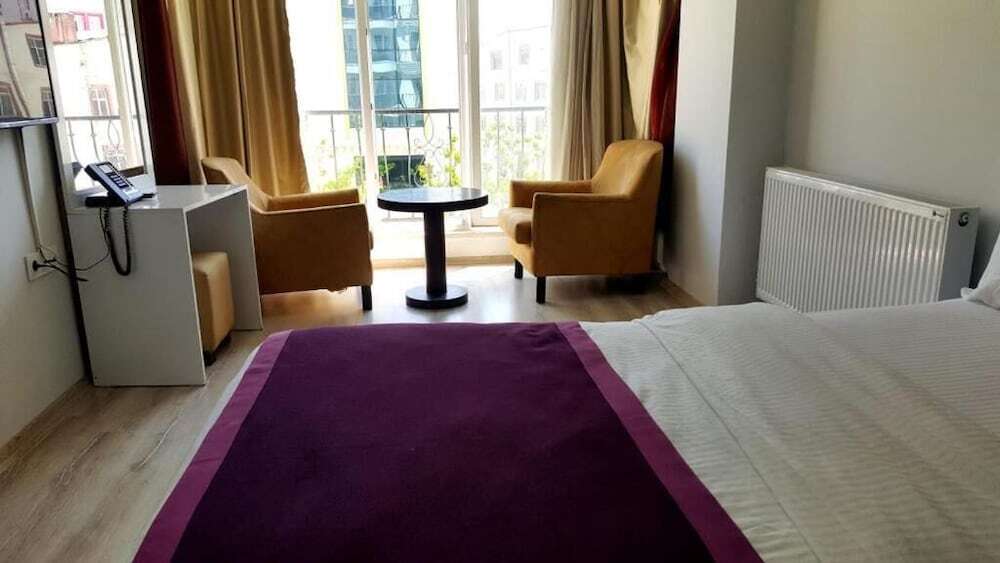 Ван: Era Gold Hotel