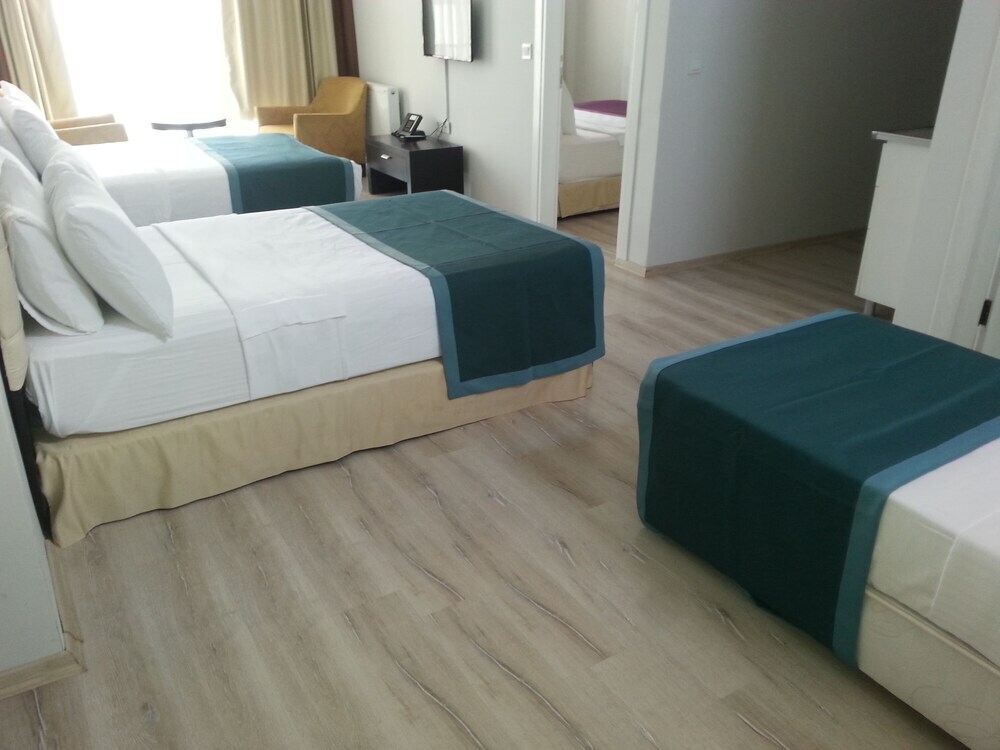 Ван: Era Gold Hotel