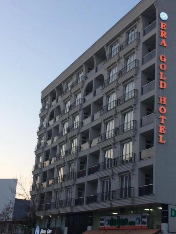 Ван: Era Gold Hotel