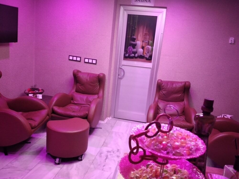 Ван: Crystall Hotel