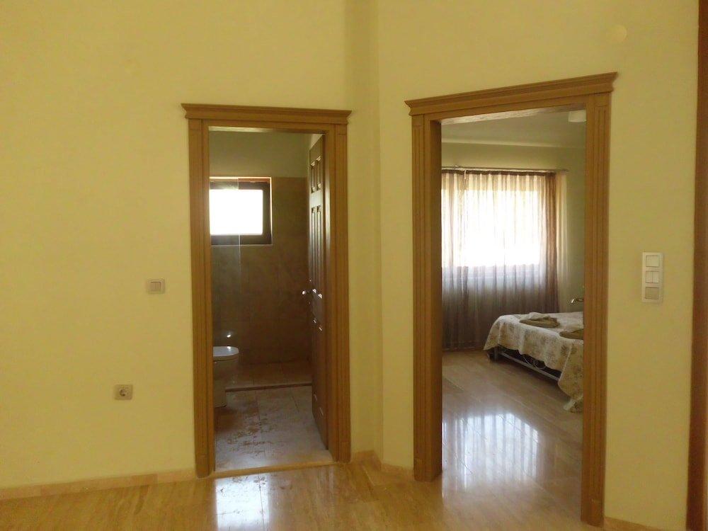 Турунч: Homes Etc. Estates