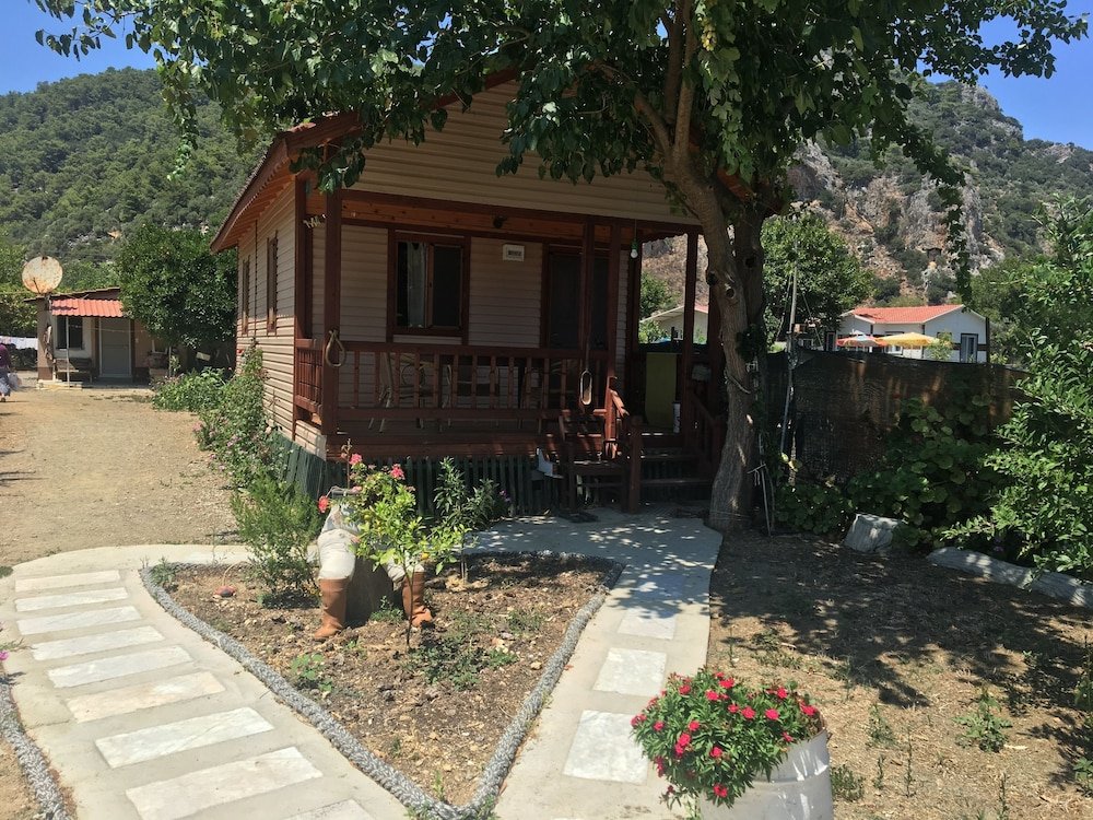 Дальян: YALILI Wooden House