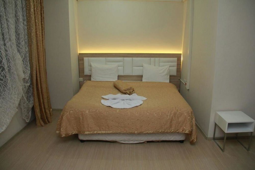 Ван: Imperial Tower Hotel