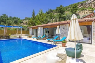Исламлар: Villa Nefer