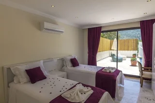 Исламлар: Villa Nefer