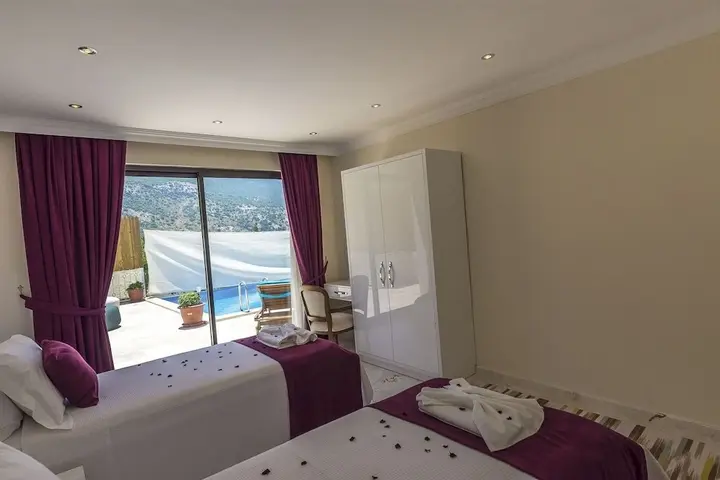 Исламлар: Villa Nefer