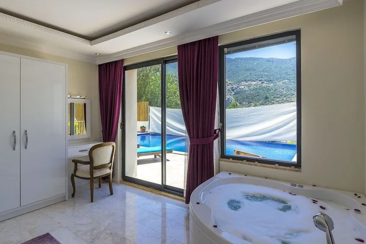 Исламлар: Villa Nefer