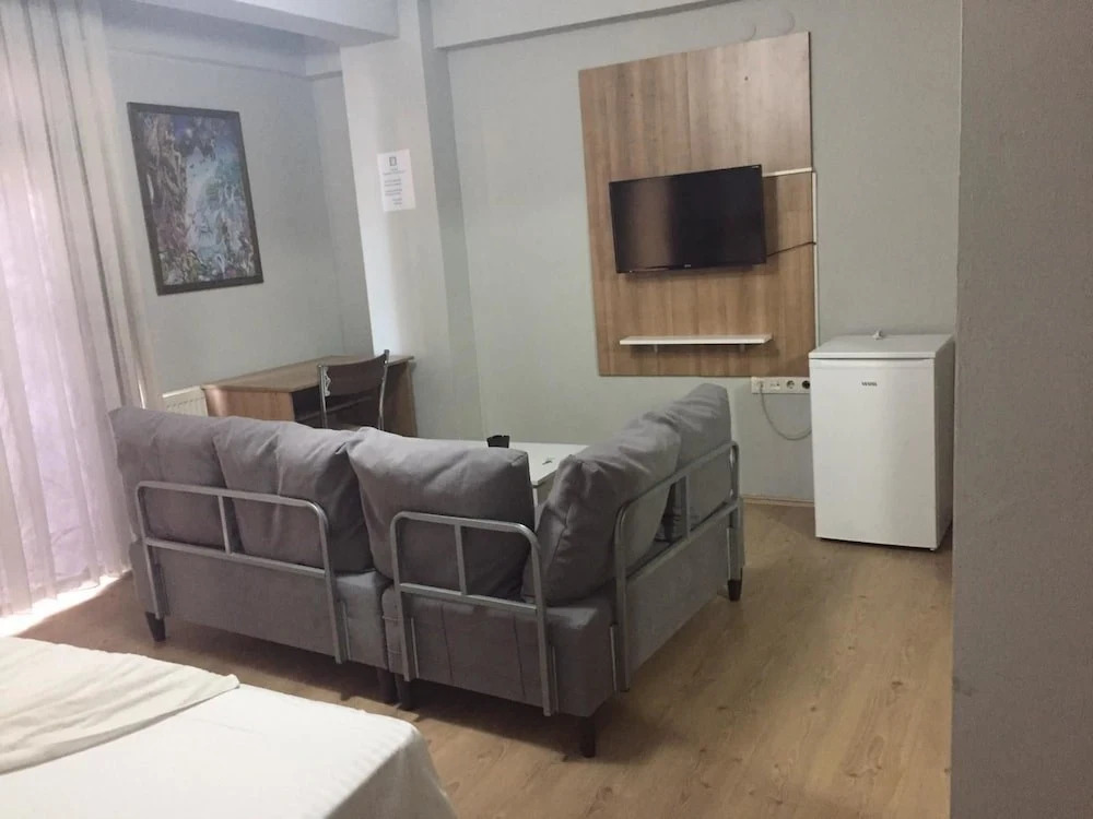 Усак: Esila Otel