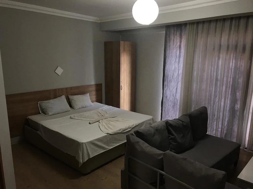 Усак: Esila Otel