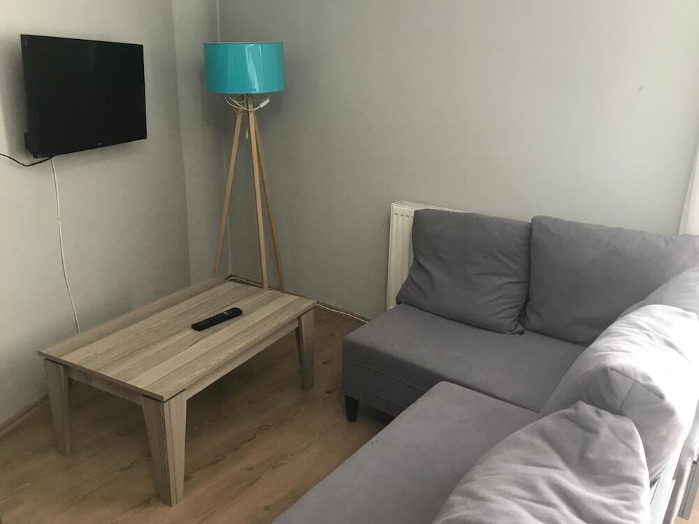 Усак: Esila Otel