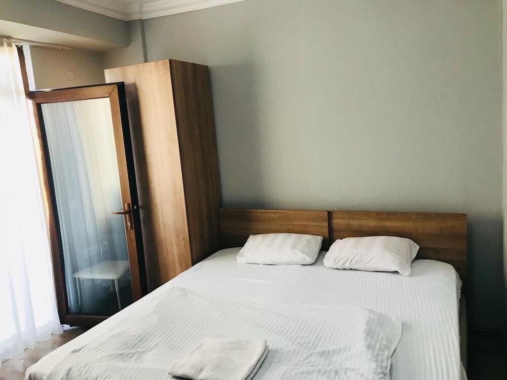 Усак: Esila Otel