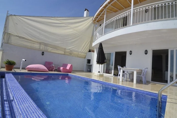 Исламлар: Villa Beyaz