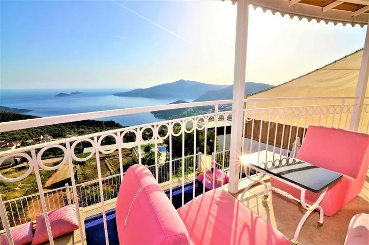 Исламлар: Villa Beyaz