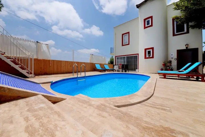 Исламлар: Villa Muge