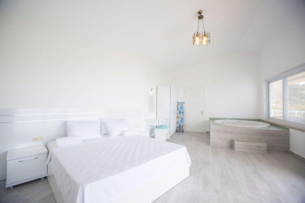 Исламлар: Villa Hira 4