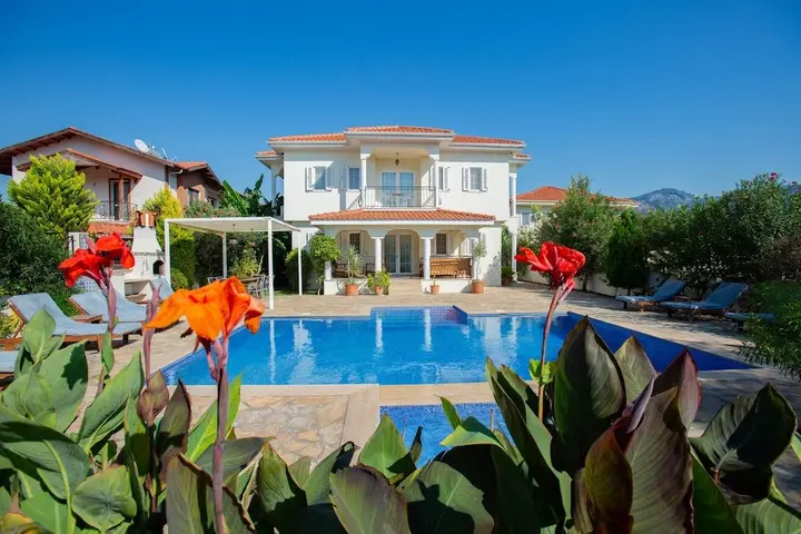 Дальян: Villa Menekse