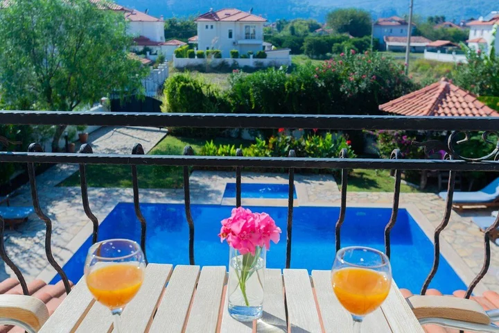 Дальян: Villa Menekse