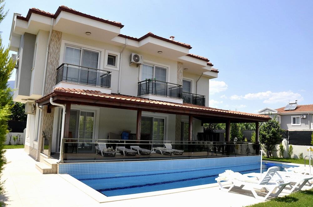 Дальян: Villa Zehra