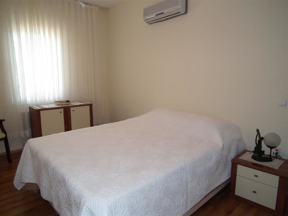 Дальян: Villa Nazli