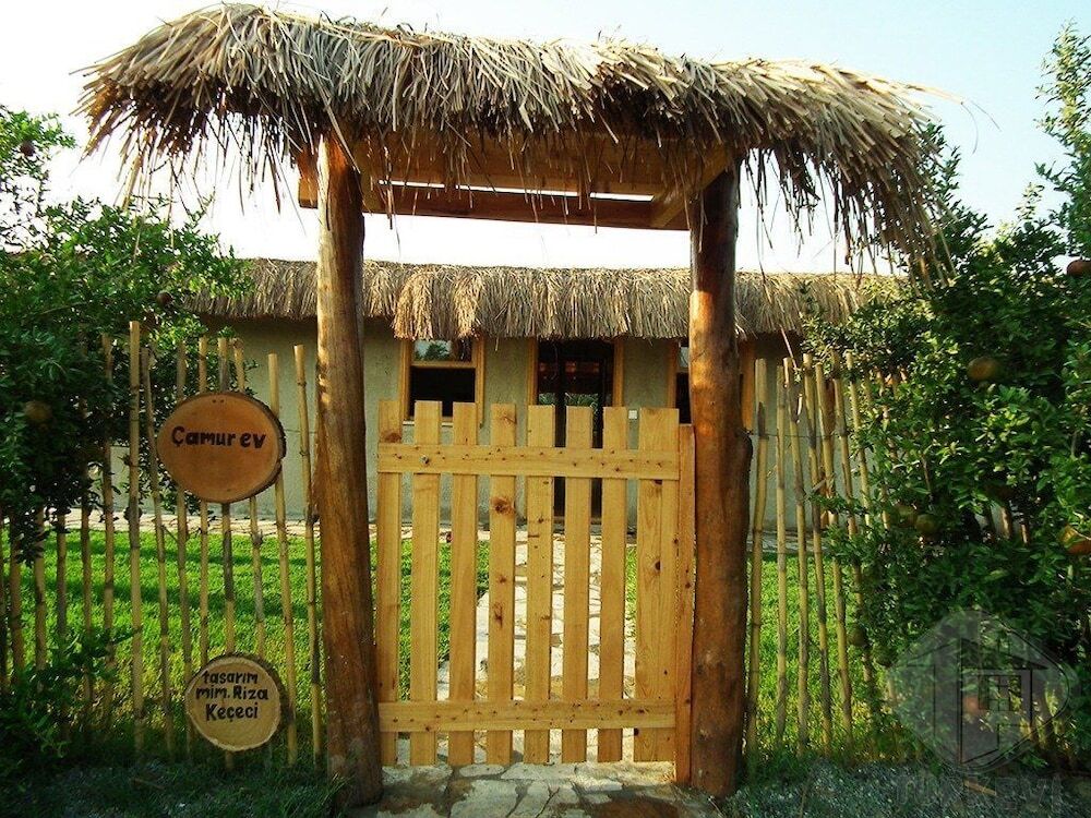 Дальян: Yalicapkin Cottage