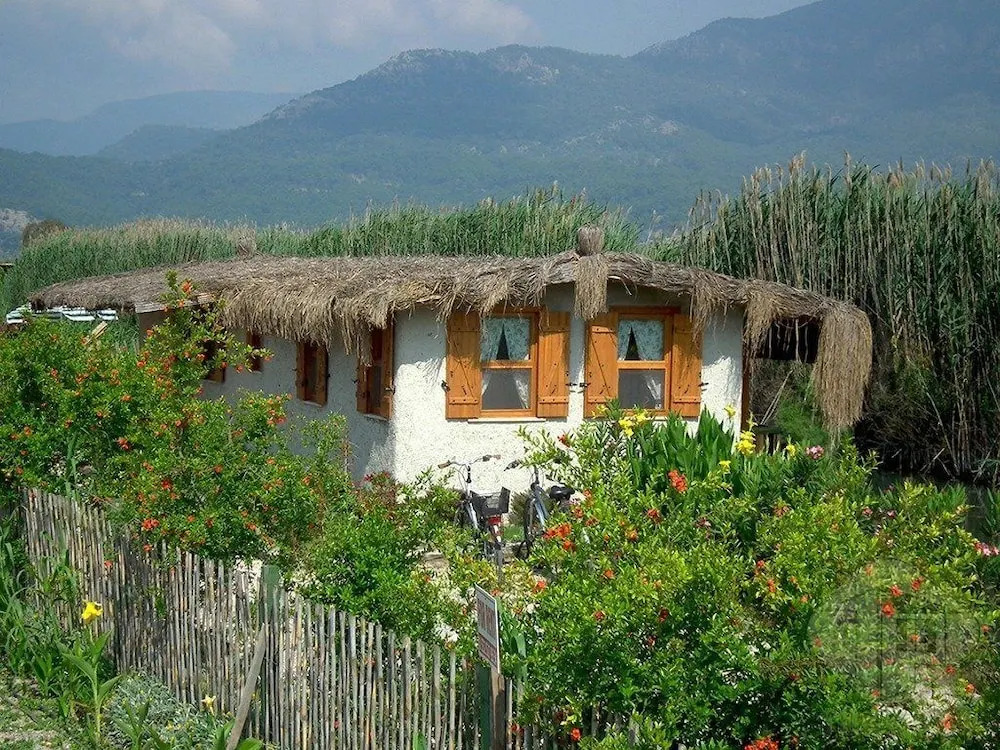 Дальян: Yalicapkin Cottage
